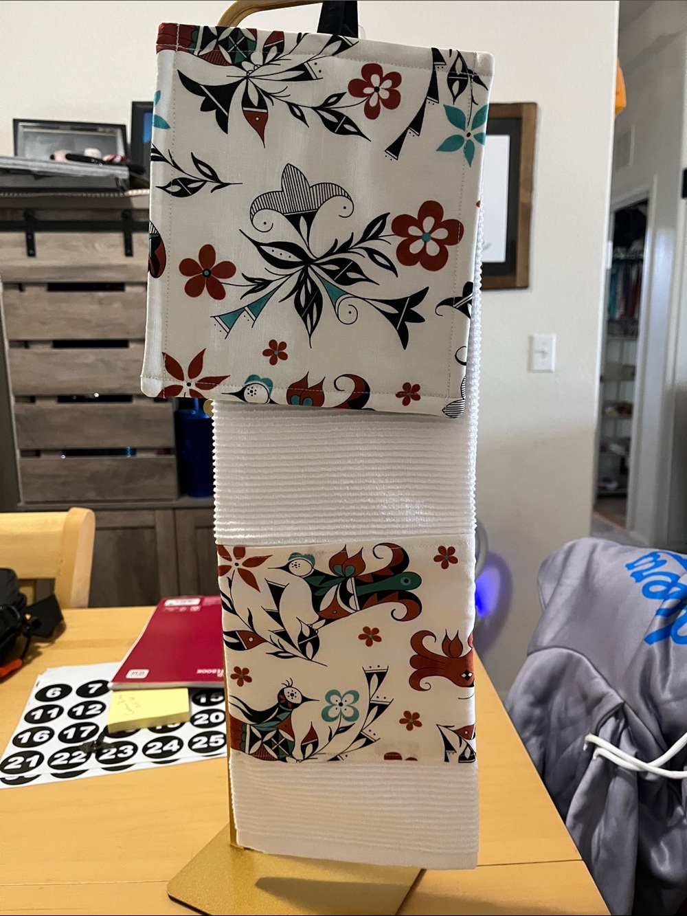 Floral Pattern Hanging Storage Organizer in Cream, Red & Teal